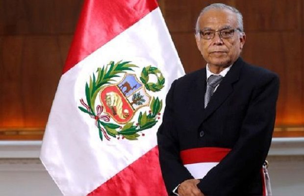El primer ministro de Perú anuncia su renuncia por Twitter