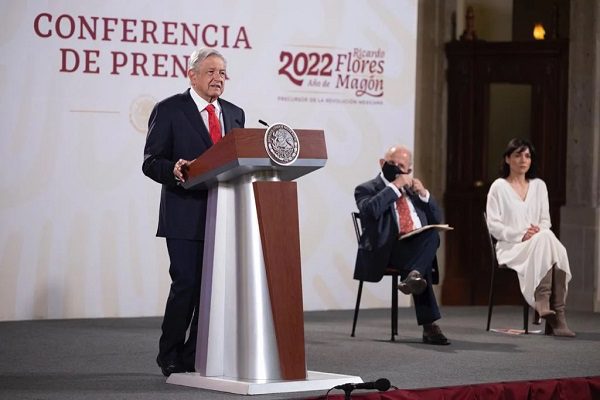"Todos son buenos", dice AMLO sobre 'corcholatas' y desestima pleitos internos