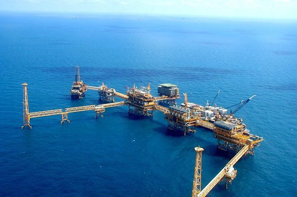 Semar y FGR investigan asaltos en plataformas de Pemex