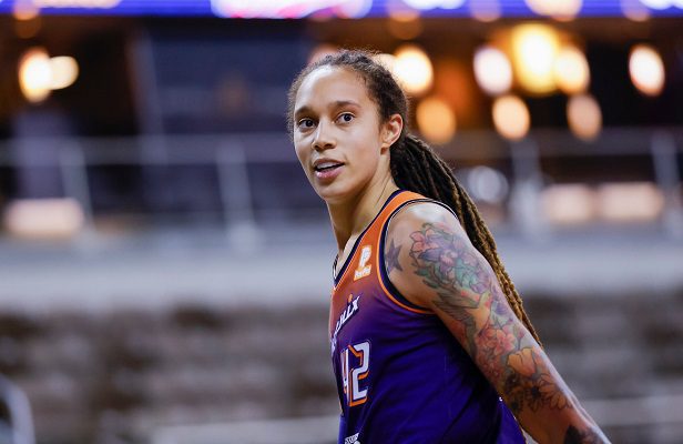 Tribunal ruso condena a 9 años de prisión a basquetbolista de EU