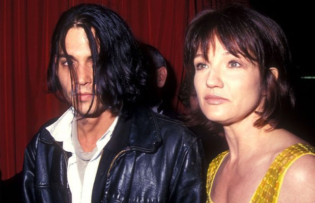 Ellen Barkin asegura que Johnny Depp le dio drogas previo a encuentro sexual