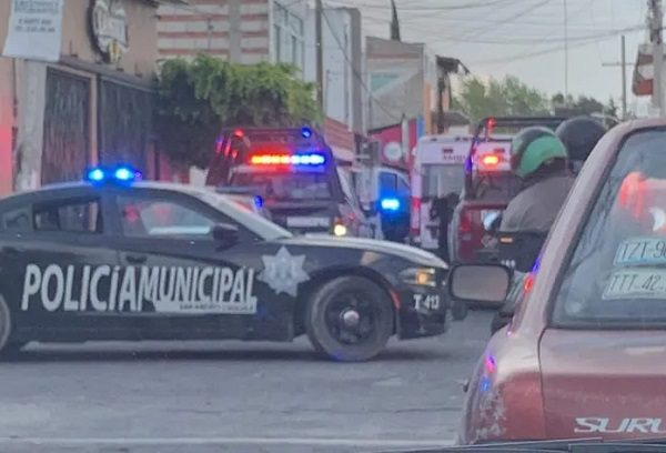 Asesinan a dueño de bar en Cholula, Puebla, afuera del local