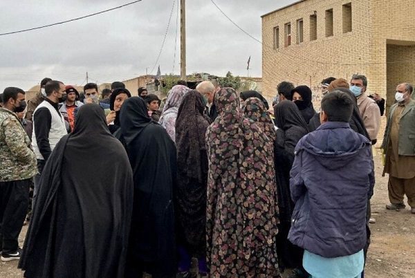 Hombre mata a 10 personas en ataque con cuchillo, en Irán