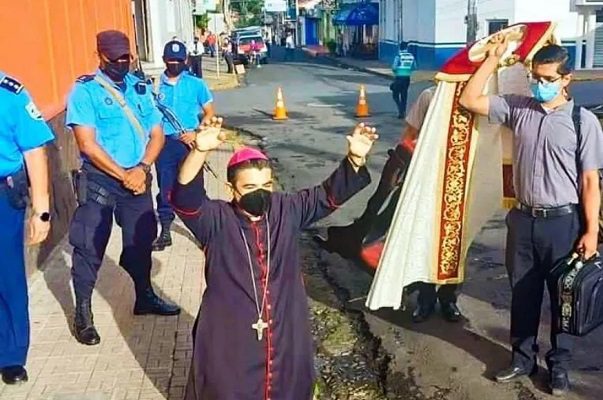 La Policía de Nicaragua investiga a la iglesia católica por "desestabilizar al país"