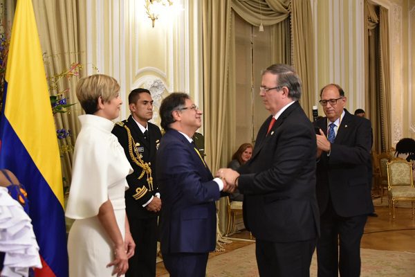 México y Colombia pueden "ser ejes de la unidad latinoamericana", afirma Gustavo Petro