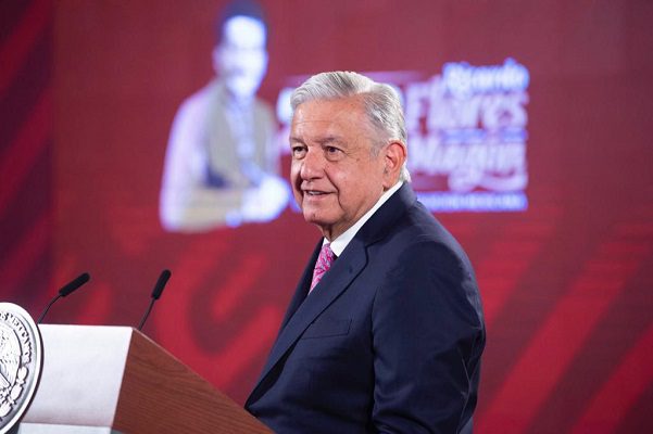 AMLO celebra “cambio histórico” en Colombia con llegada al poder de Gustavo Petro