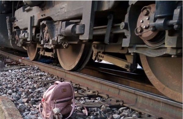 Mujer muere atropellada por tren en Tlalnepantla