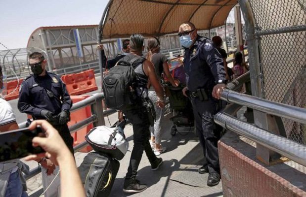 EEUU suspende el programa 'Quédate en México' tras la decisión de juez federal