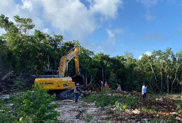 Ambientalistas protestan en Akumal, QRoo, contra el Tren Maya
