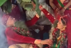 ¿Felices por siempre? Novios se agarran a golpes en plena boda #VIDEO