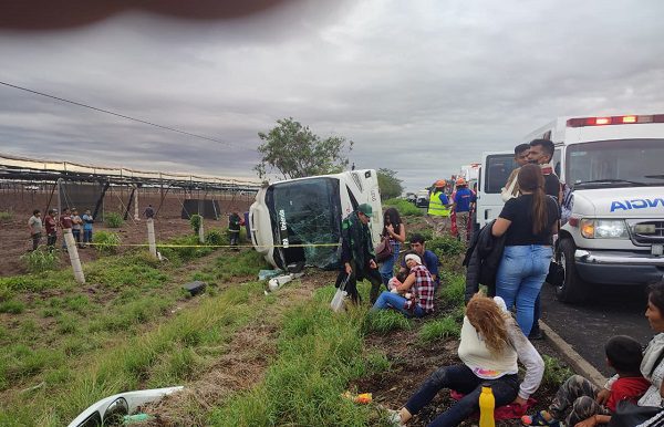 20 heridos y un muerto tras fuerte accidente en en la Mazatlán-Culiacán