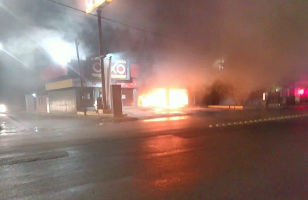 Femsa reporta 25 tiendas Oxxo incendiadas en Guanajuato