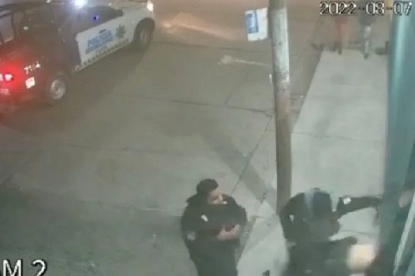 Mujer queda inconsciente tras ser azotada en el suelo por policía en Celaya