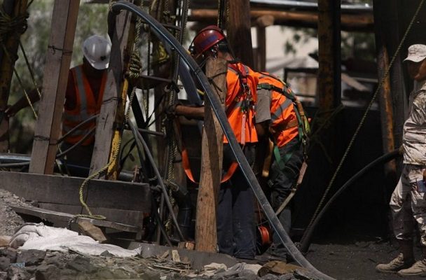 Estamos "a muy poco" de poder ingresar a mina en Coahuila, promete Protección Civil