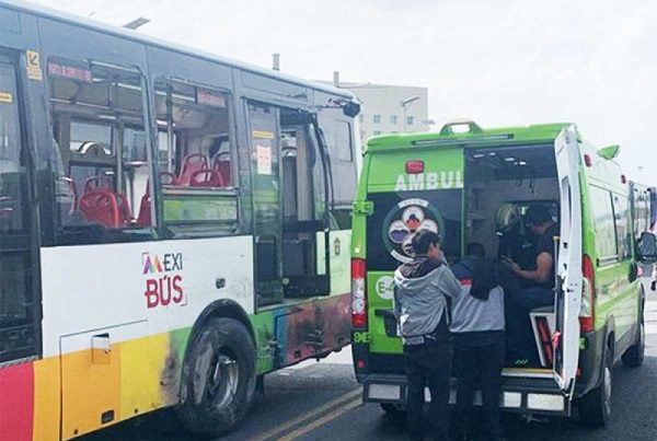 Al menos 15 lesionados tras choque de Mexibús en Ecatepec