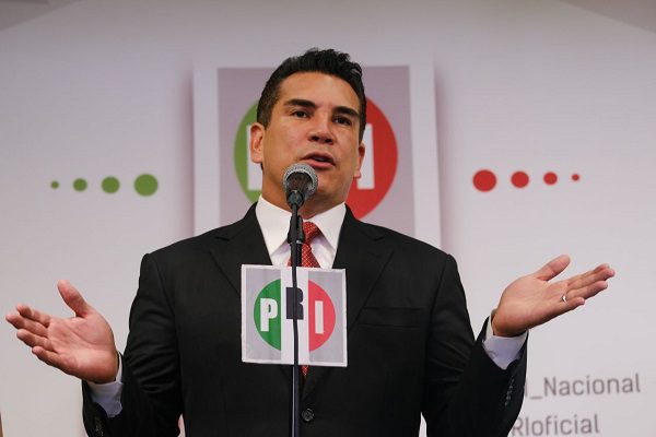 Alejandro Moreno tacha de "circo" amago de vetarlo de la Comisión de Gobernación