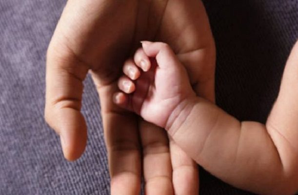 Modifican Código Civil Federal para que apellidos de bebés puedan ir en cualquier orden