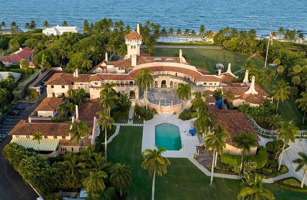 FBI registró residencia de Trump en busca de documentos sobre armas nucleares