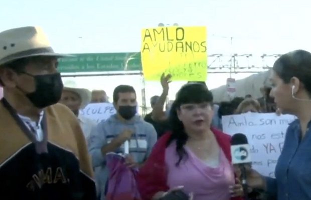 Ferrocarrileros bloquean Puente Internacional en Ciudad Juárez