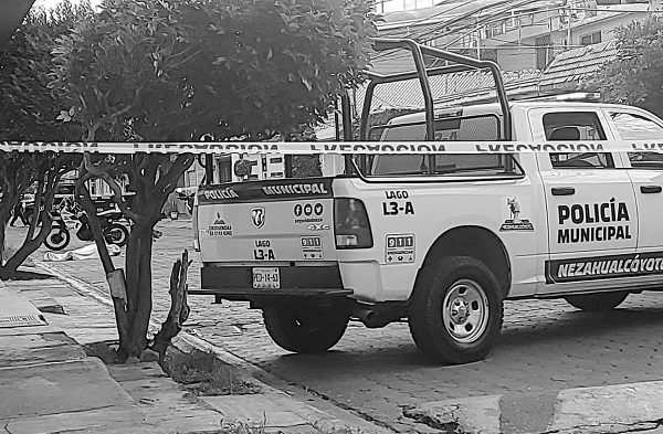 Padre de familia es asesinado en asalto tras llevar a sus hijas al Metro Neza