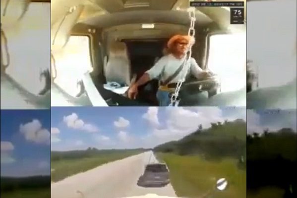 Cámara capta momento en que tráiler embiste a camioneta en la Mérida-Carrillo Puerto #VIDEO