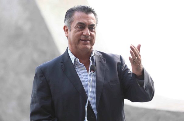 'El Bronco' ingresa nuevamente al hospital para cirugía