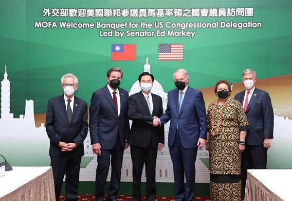 EU y Taiwán comienzan negociaciones para un pacto comercial y de inversiones