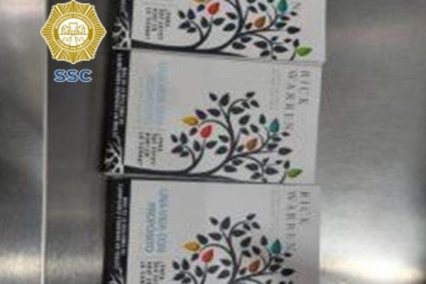 Detienen a ladrón de libros en calles de CDMX