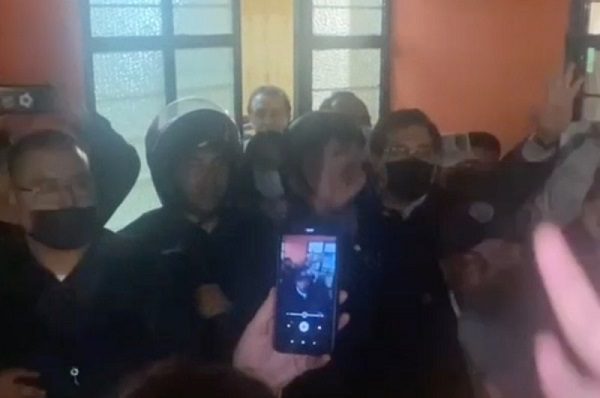 Pobladores intentan linchar a sacerdote en Xochimilco #VIDEOS