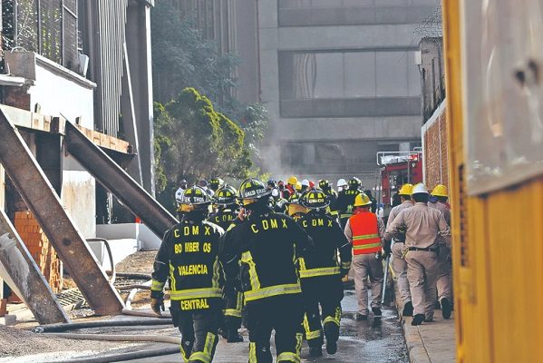 Gobierno CDMX destinará 115 mdp en nuevo equipamiento para bomberos