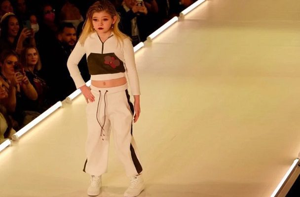 Niña de 10 años se convierte en la modelo trans mas joven en New York Fashion Week