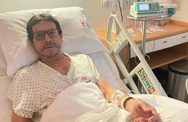 El conductor Juan José Origel fue sometido a una operación de emergencia