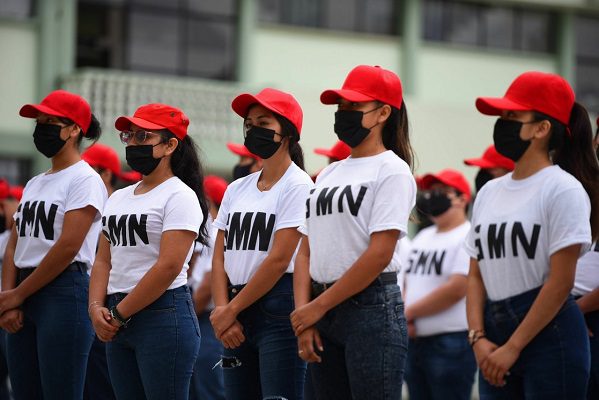 Morena alista iniciativa de servicio militar obligatorio para mujeres