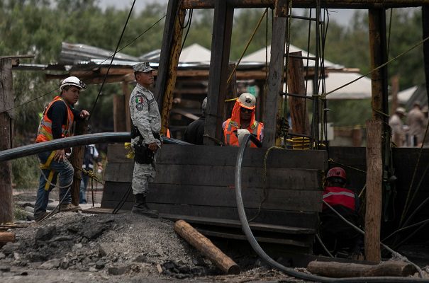 Protección Civil reporta que niveles de agua en mina de Coahuila están disminuyendo