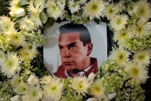 Más de 140 exlegisladores demandan la salida anticipada de ‘Alito’ Moreno