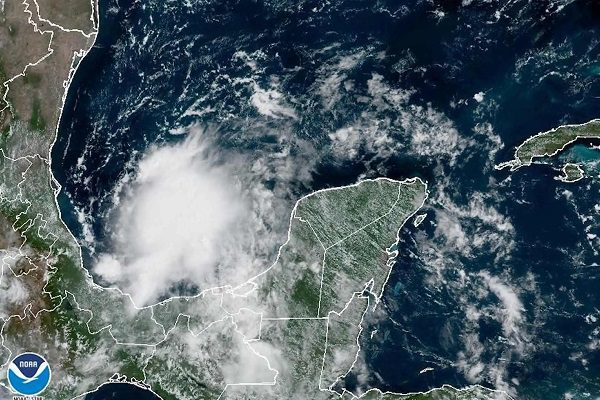 Alertan posible formación de depresión tropical en suroeste del Golfo de México