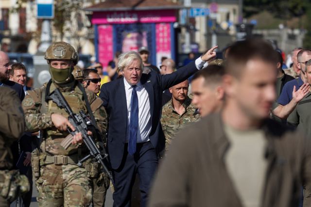 Boris Johnson visita Ucrania en pleno Día de la Independencia