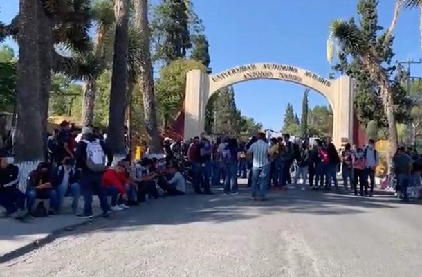 Destituyen a profesor de Universidad en Coahuila tras suicidio de alumno por presunto acoso