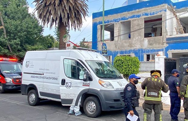 Niño muere tras caerle una marquesina en la colonia del Carmen, en Coyoacán