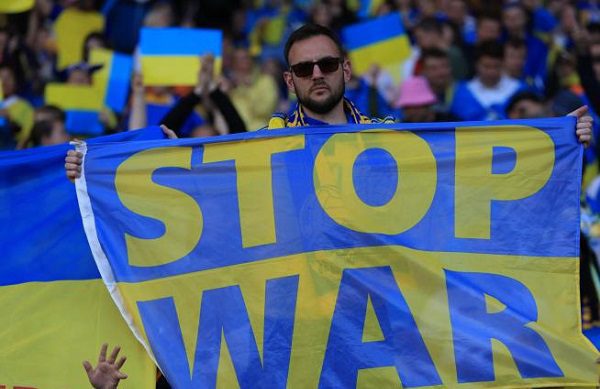 Mueren al menos 15 personas en estación de tren tras bombardeo ruso en Ucrania