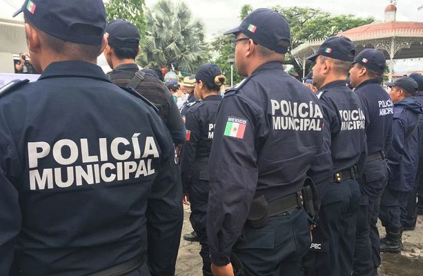 Suspenden a 5 policías en NL por hacer videos para TikTok en horas de trabajo