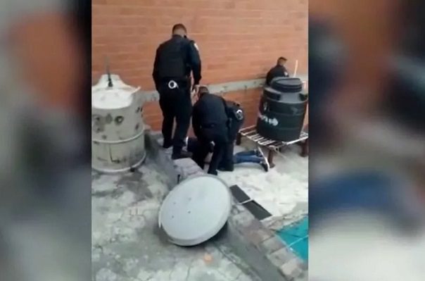 Policías en CDMX detienen a secuestradores tras persecución por azoteas #VIDEO