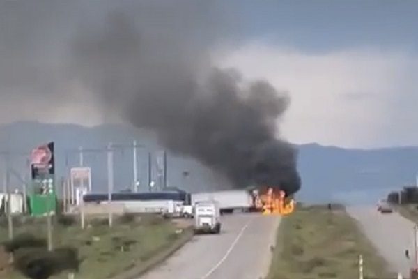 Reportan narcobloqueos en Zacatecas por segundo día consecutivo; UAZ suspende clases