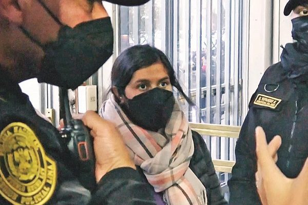 Dan 30 meses de prisión a cuñada del presidente de Perú por caso de corrupción