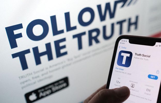 Google rechaza ofrecer en Play Store 'Truth Social', la red social de Trump