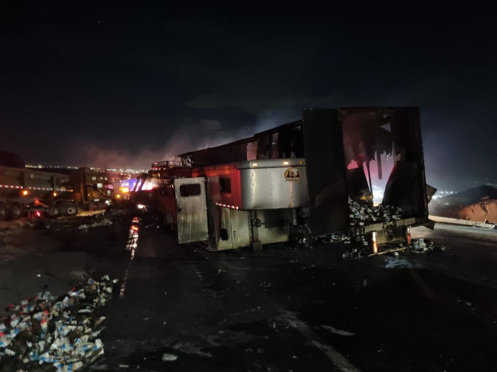 9 caballos murieron calcinados tras un choque en Coahuila