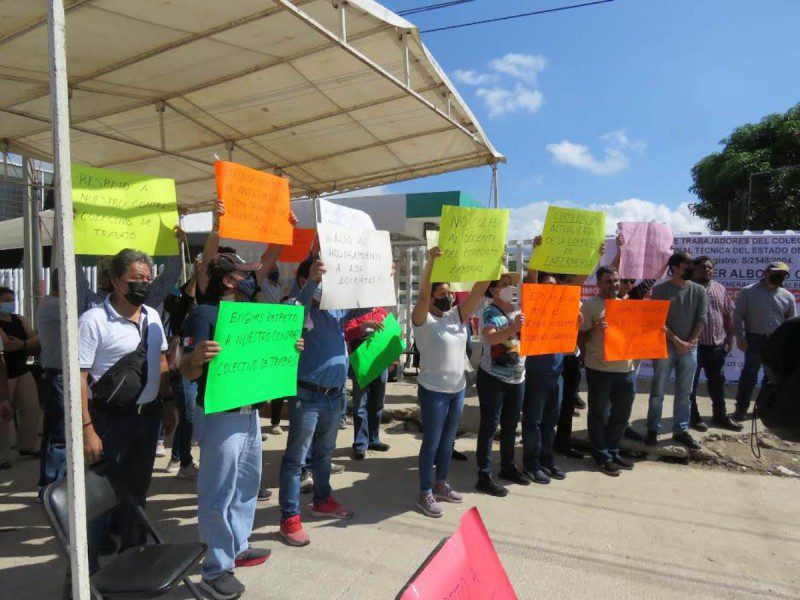 Alumnos del Conalep no pudieron iniciar clases por un conflicto sindical