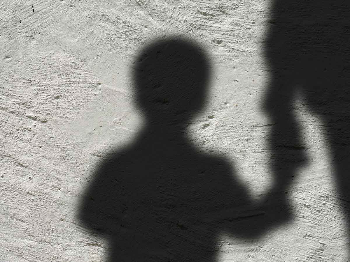 Dan 70 años de prisión a ex entrenador por abuso sexual a 7 menores