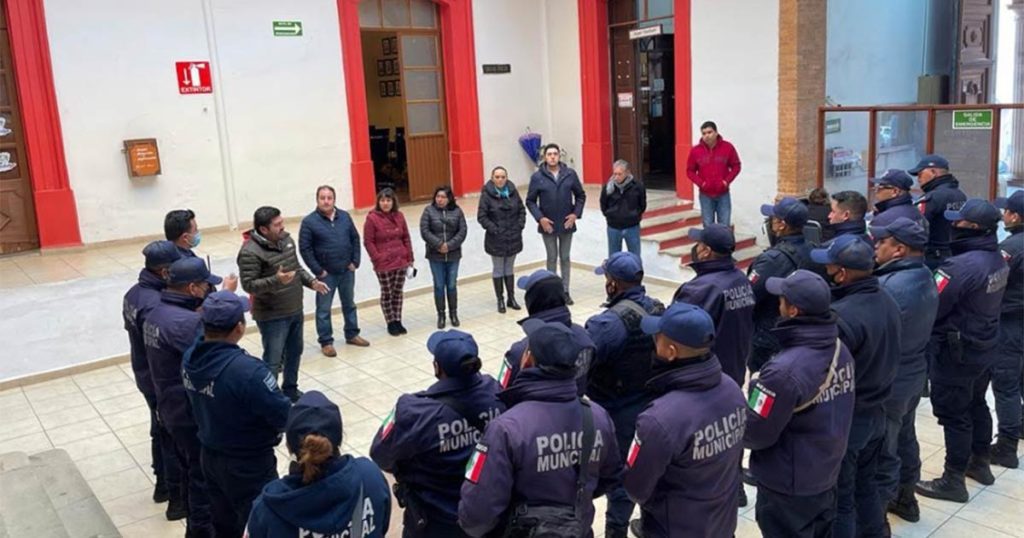 Detienen a más de 60 estudiantes universitarios en un pueblo mágico de Hidalgo