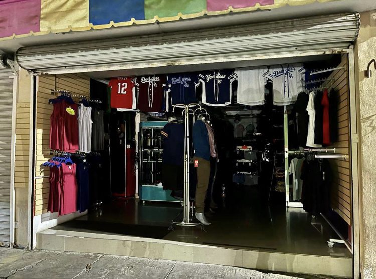 FGR asegura medicamentos controlados y ropa 'pirata' en Tamaulipas